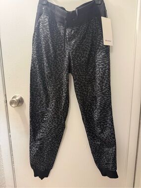 lululemon athletica Black & Gray Patterned Jogger Track Pants